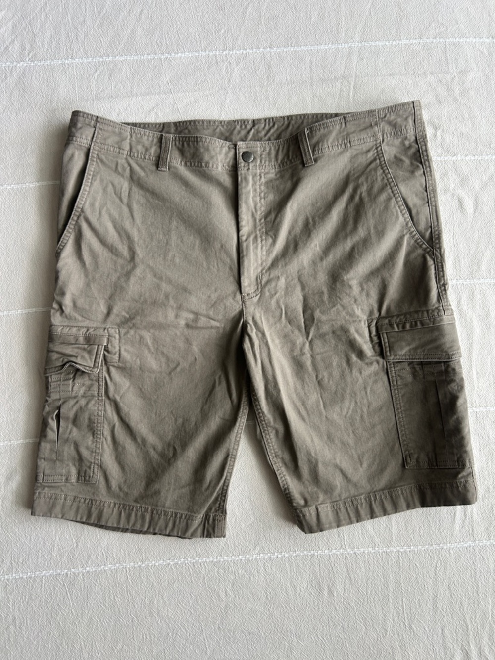 Men's Cargo Shorts in Light Taupe - Utility Pocket Design